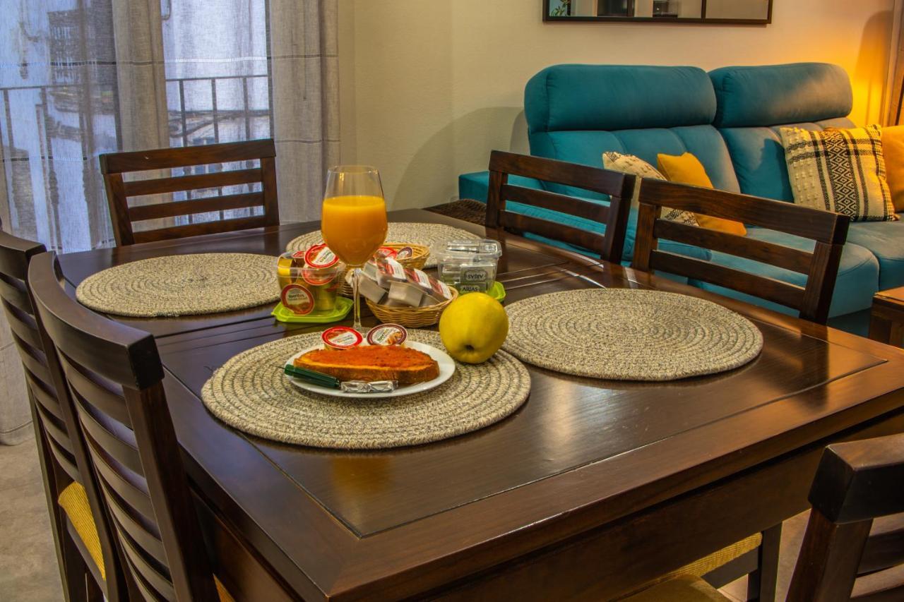 Apartamentos Turísticos El Altozano Fuentes de León Exterior foto